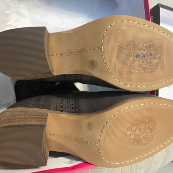 Vince Camuto Patellen Ankle Boot - Picture 3 of 5